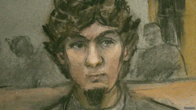 Рисунок, на котором изображен Джохар Царнаев в суде