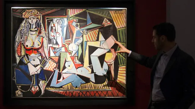 پابلو پکاسو کی اس تصویر میں ان کے مخصوص کیوبسٹ انداز میں کئی عریاں اور نیم عریاں عورتیں دکھائی گئی ہیں۔ یہ ان 15 تصاویر کا حصہ ہے جو ہسپانوی مصور نے 1954 تا 55 بنائی تھیں