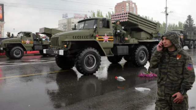 Сторонники ДНР и ЛНР