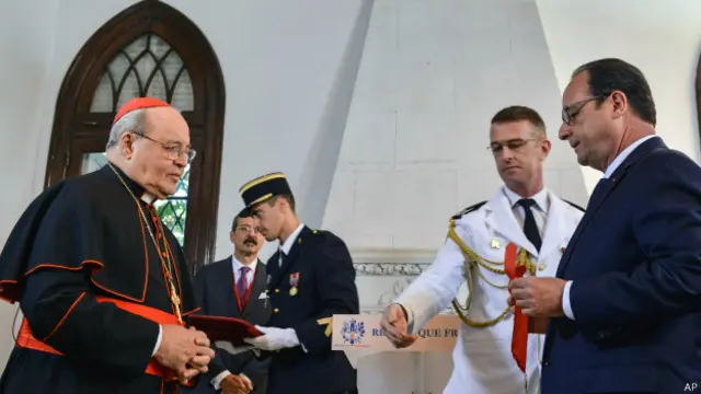 Олланд и кардинал Ортега