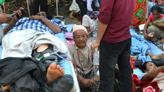 نیپال په نړۍ کې هغه سیمه ده، چې تر ډېره پکې زلزلې کېږي. په ۱۹۳۴ کال د پلازمېنې پراخه سیمې د زلزلې له کبله ویجاړې شوې.