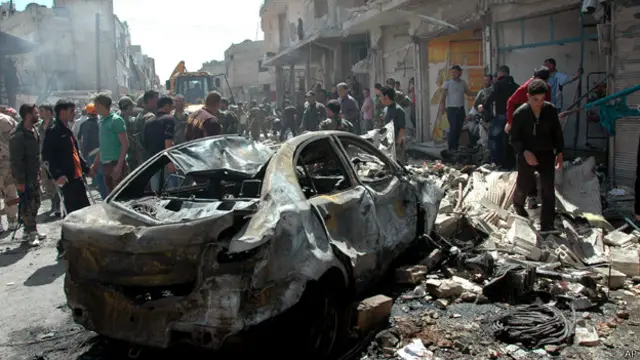 صورة من الأرشيف لتفجير في حي الزهرة وقع العام الماضي