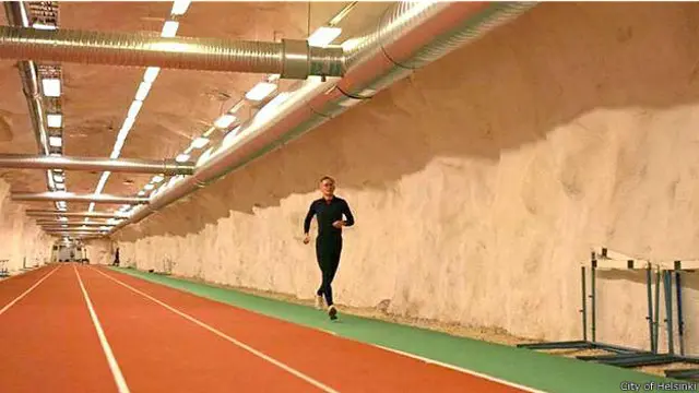 Подземная беговая дорожка в Хельсинки