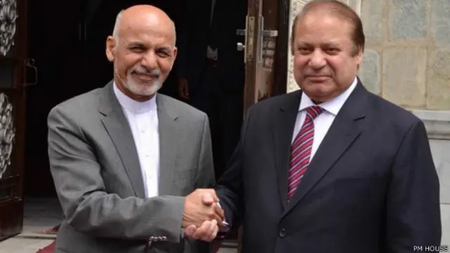 کابل میں وزیرِ اعظم پاکستان اور افغان صدر کے درمیان ملاقات کے بعد دونوں ملکوں کے درمیان وفود کی سطح پر مذاکرات بھی ہوئے