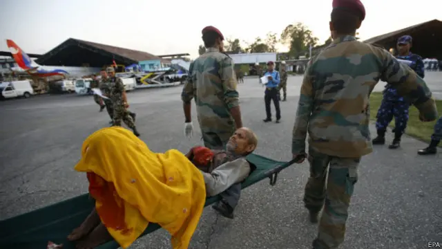 نیپال ابھی پہلے زلزلے سے سنبھل بھی نہ پایا تھا کہ دوسرے زلزلے نے آ لیا