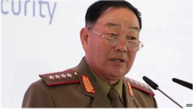 المعلومات المتوفرة عن هيون شحيحة، لكن يعتقد أنه كان نافذا بين طبقة الصفوة السياسية في كوريا الشمالية. 