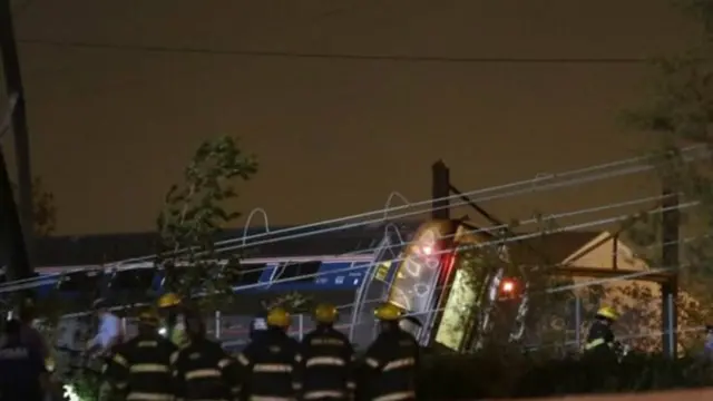 Kereta Amtrak kecelakaan