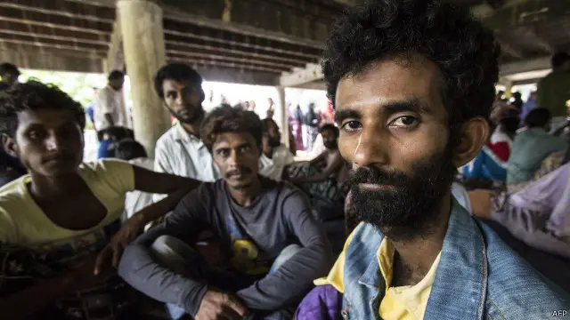 Para pengungsi Rohingya yang terdampar di Aceh: kelelahan dan kelaparan