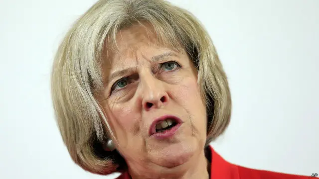 وزيرة الداخلية البريطانية تدعو إلى محاربة مهربي البشر، بدلا من نظام الحصص المقترح.