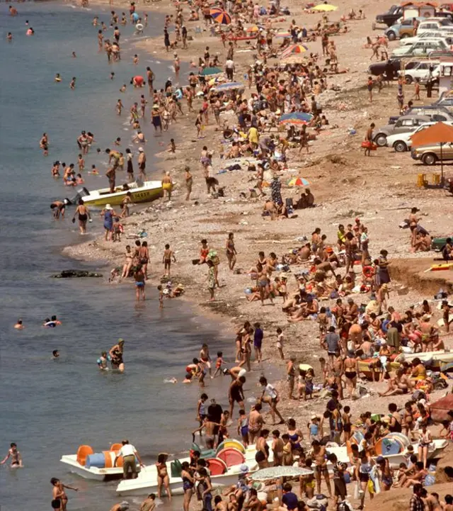 Пляжники у Греції