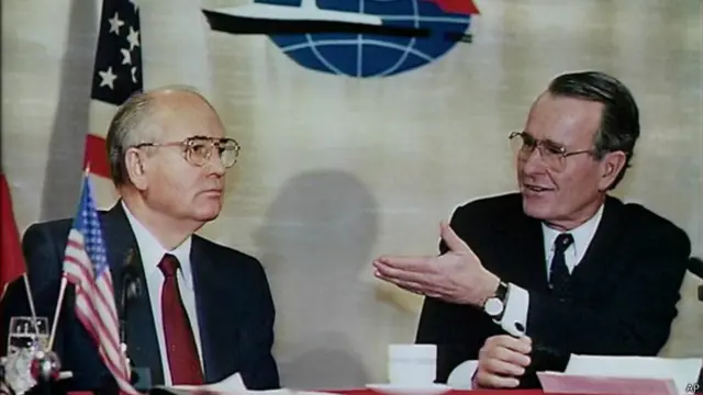 Михаил Горбачев и Джордж Буш-старший на Мальте (декабрь 1989 г.)