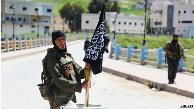 بدأت فصائل المعارضة الرئيسية، ومؤيدوهم من الخارج، تعمل معا خلال الأشهر القليلة الماضية بدلا من التناحر كما كان من قبل