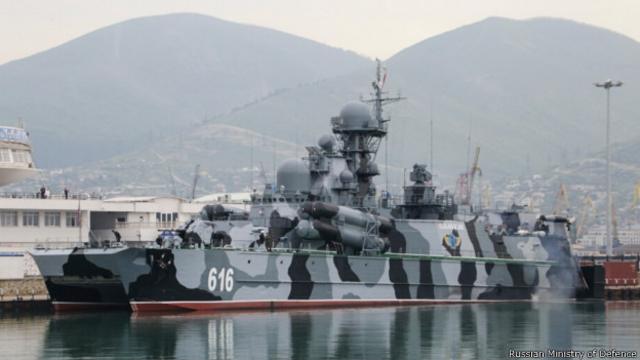 В учениях принимает участие и российский ракетный корабль на воздушной подушке "Самум"