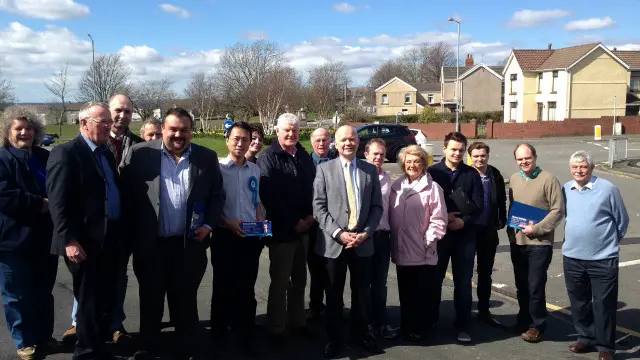 与英国前外交大臣黑格在西南威尔士的竞选活动