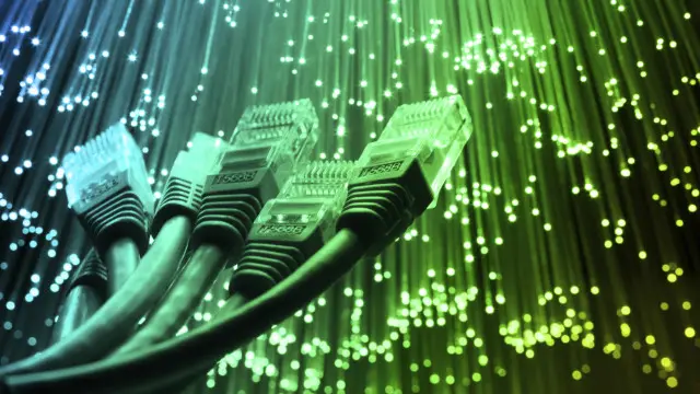 نئے ٹیکس کا نفاذ ایک ایسے وقت میں بھی کیا جا رہا ہے جب تھری جی اور فور جی سپیکٹرم کی کامیاب نیلامی کو صرف ایک سال ہی گزرا ہے