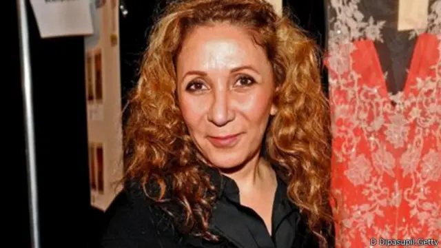 شاركت ريم عكرا بأعمالها في عروض "أسبوع مرسيدس-بنز للأزياء" في نيويورك في ربيع 2015 