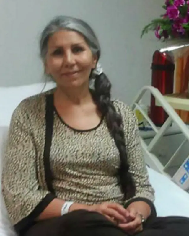 مهوش ثابت - خانواده اش می گوید به عارضه پوکی استخوان دچار است. عکس در بیمارستان پارس