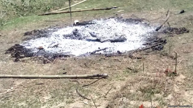 इसी जगह पर हत्या के बाद प्रेमी जोड़े को जलाया गया.