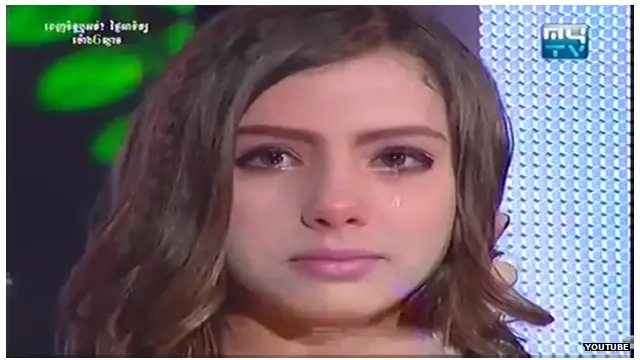 Autumn berlinangan air mata ketika diberitahu akan bertemu ibunya