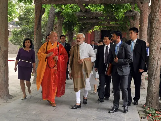 चीन में नरेंद्र मोदी