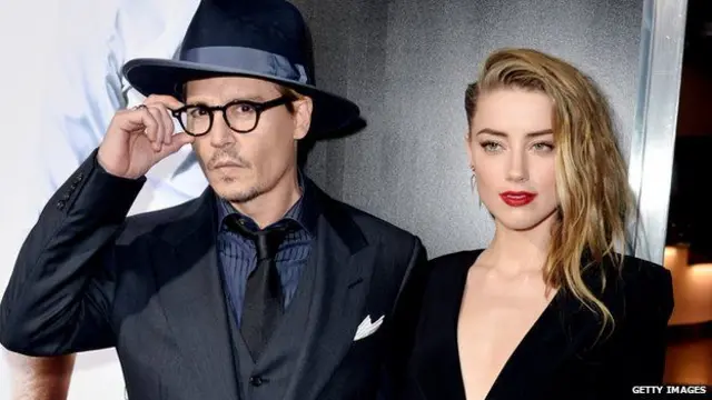 Depp y su esposa