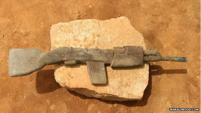 Senjata replika kayu ini tampil di selusin film
