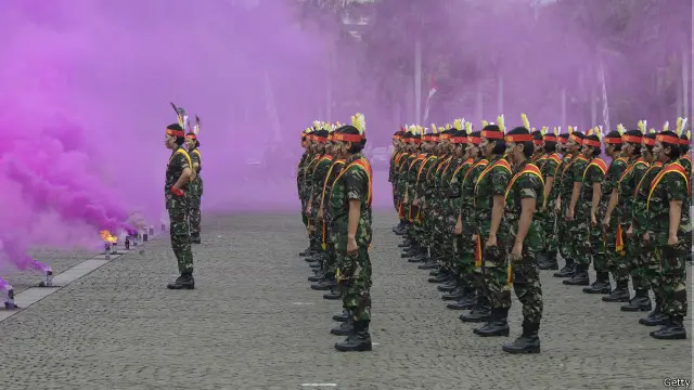 "Tes keperawanan harus dihentikan, dan pemerintah harus turun tangan". 