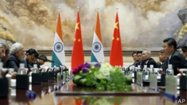 မိုဒီနဲ့ ရှီကျင်းပင်တို့ ရှီအန်း မြို့မှာ တွေ့ဆုံ။