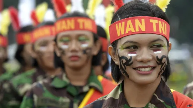 يرى الجيش الإندونيسي أن اختبارات كشف العذرية تمنع "المنحرفات" من الالتحاق بصفوفه.