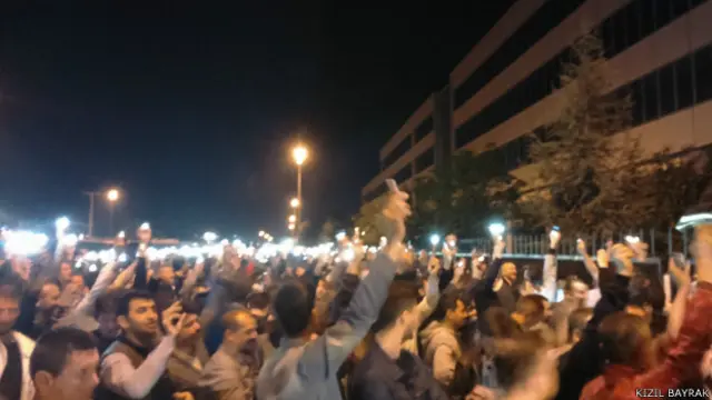 İşçilerin eylemi Perşembe gecesi başladı.