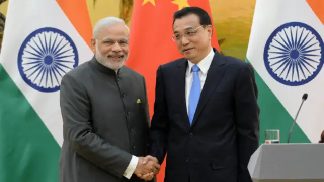 中国国务院总理李克强和印度总理莫迪在记者会上表示中印要加强合作。