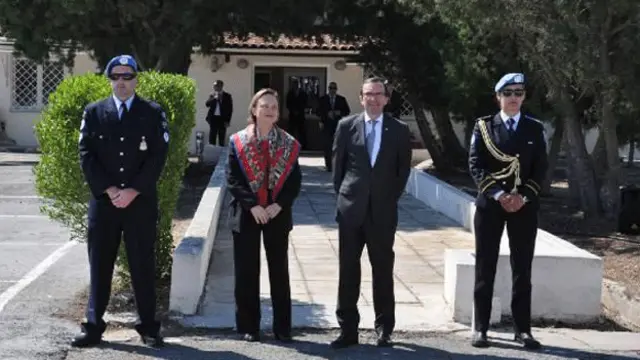 Kıbrıs Türk toplumu lideri Mustafa Akıncı'yı bugün BM Genel Sekreteri'nin Kıbrıs Özel Temsilcisi Lisa Buttenheim ve Kıbrıs Özel Danışmanı Espen Barth Eide kapıda karşıladı. 