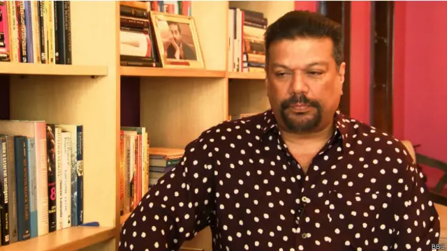 वीर सांघवी ने दुनियाभर के व्यंजनों पर कई लेख लिखे हैं.