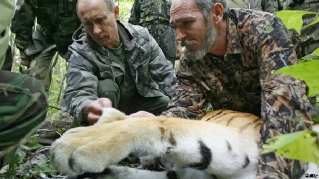 صور سابقة لبوتين كبطل أعمال مثيرة اختفت منذ فترة 