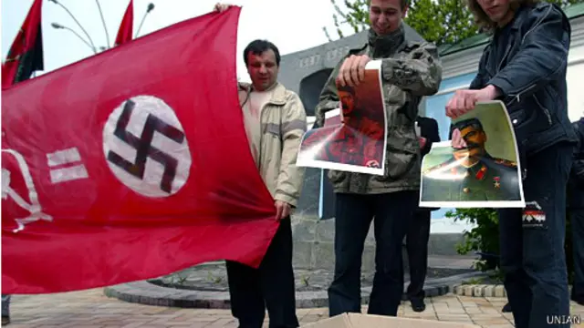 Історики вважають рівнозначними пропаганду нацизму і тоталітаризму 