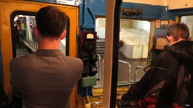 Посетители в вагоне