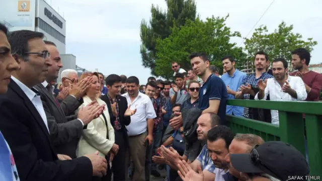 CHP Bursa milletvekili adayları işçilere destek ziyaretinde bulundu.