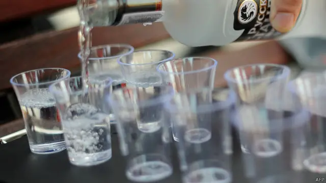 В 1985-му году потребление алкоголя достигло 10,45 литра на душу населения