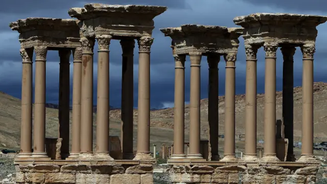 اب بھی ان کھنڈرات میں بہت خزانے موجود ہیں اور اس کے کئی راز پوشیدہ ہیں۔ 