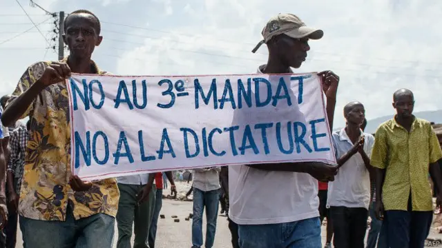 En Burundi, oficialistas, opositores y golpistas dicen estar a favor de la democracia.