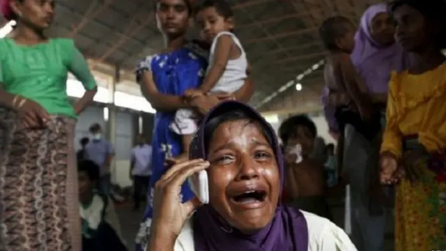 انقذ نحو 800 مهاجر بعد انقلاب قاربهم قبالة سواحل اندونيسيا