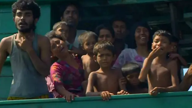 Ratusan pengungsi Bangladesh dan Myanmar diselamatkan oleh nelayan Aceh, Jumat (15/05).