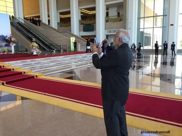 नरेंद्र मोदी