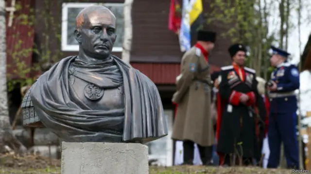 Памятник Путину