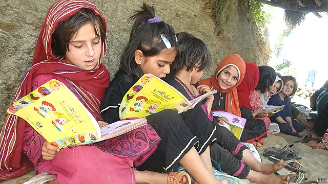 علاقے کے مقامی لوگوں کے مطابق تعلیم کی اہمیت کے حوالے سے صورتحال تبدیل ہو رہی ہے