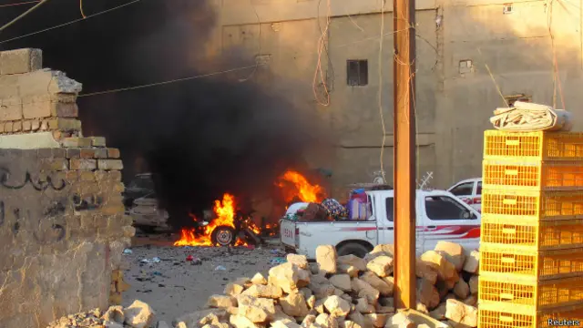 Горящий автомобиль в Рамади