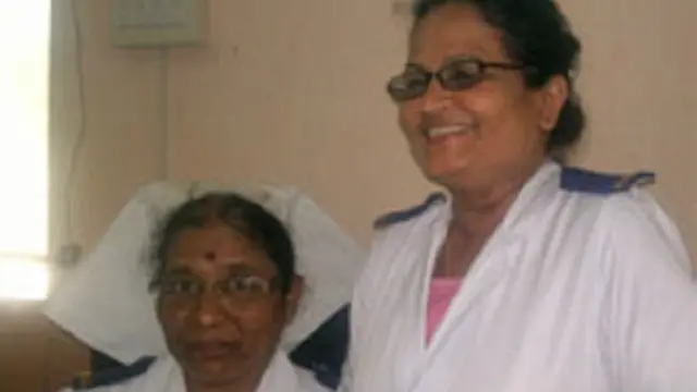 केईएम अस्पताल की नर्सों ने अरुणा शानबाग को ज़िंदा रखे जाने के हक़ में फ़ैसला लिया.