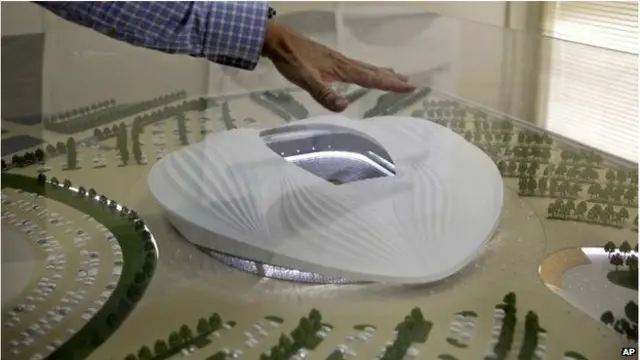 ورلڈ کپ سے قبل قطر میں دوسرے ملکوں سے آئے کارکنوں کے کام کرنے اور ان کی رہائشی صورتحال کو شدید تنقید کا نشانہ بنایا جا رہا تھا