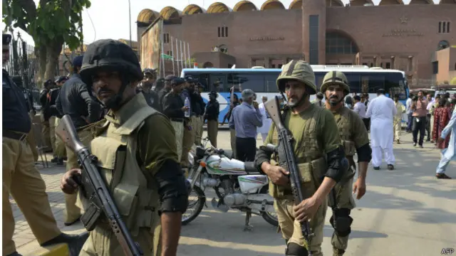 پولیس اور رینجرز کے دستے پہلے ہی تعینات کیے جا چکے ہیں 