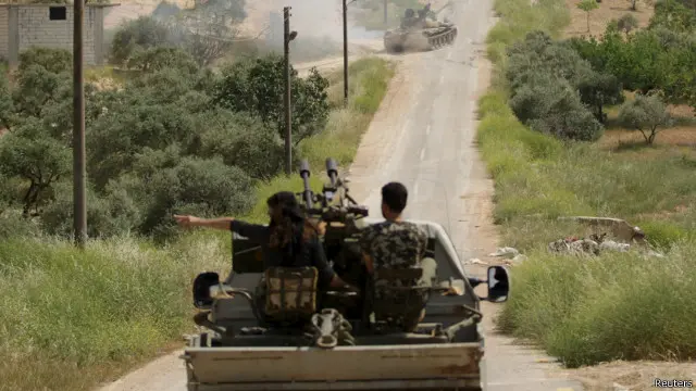 القتال حول قاعدة المسطومة يمثل معركة أوسع للسيطرة على محافظة إدلب.